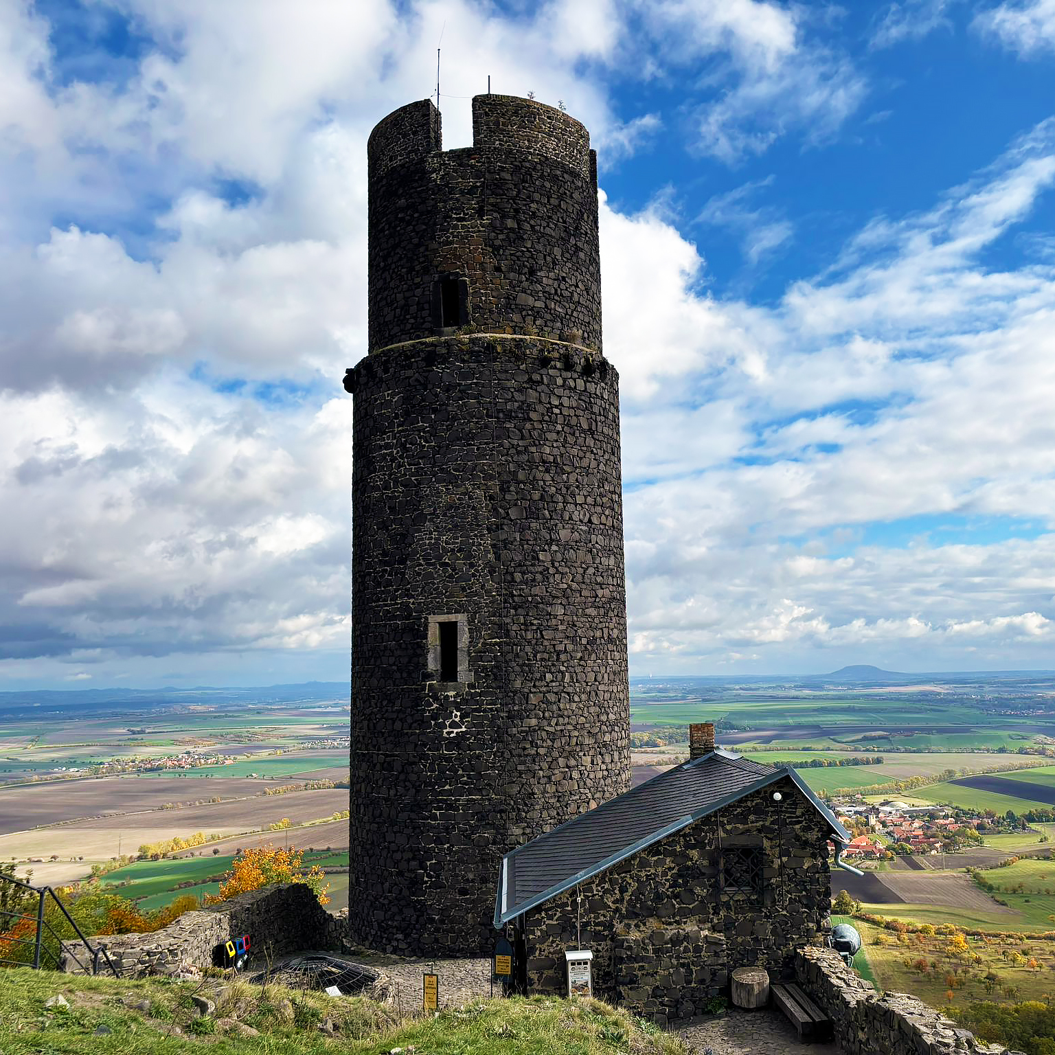 Rekordní návštěvnost, božské výhledy a otevřeno i v zimě! To je hrad Hazmburk