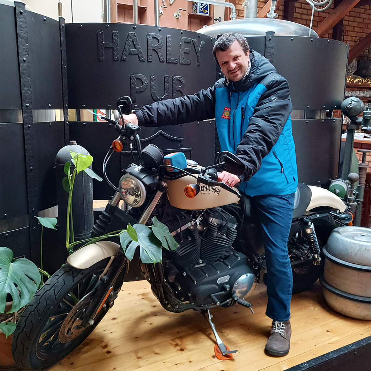 Legendární motorky a vůně benzínu: Vlasta Suk v muzeu Harley-Davidson!