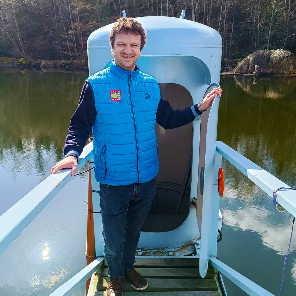 Podvodní pozorovací kabina v lomu Lomeček