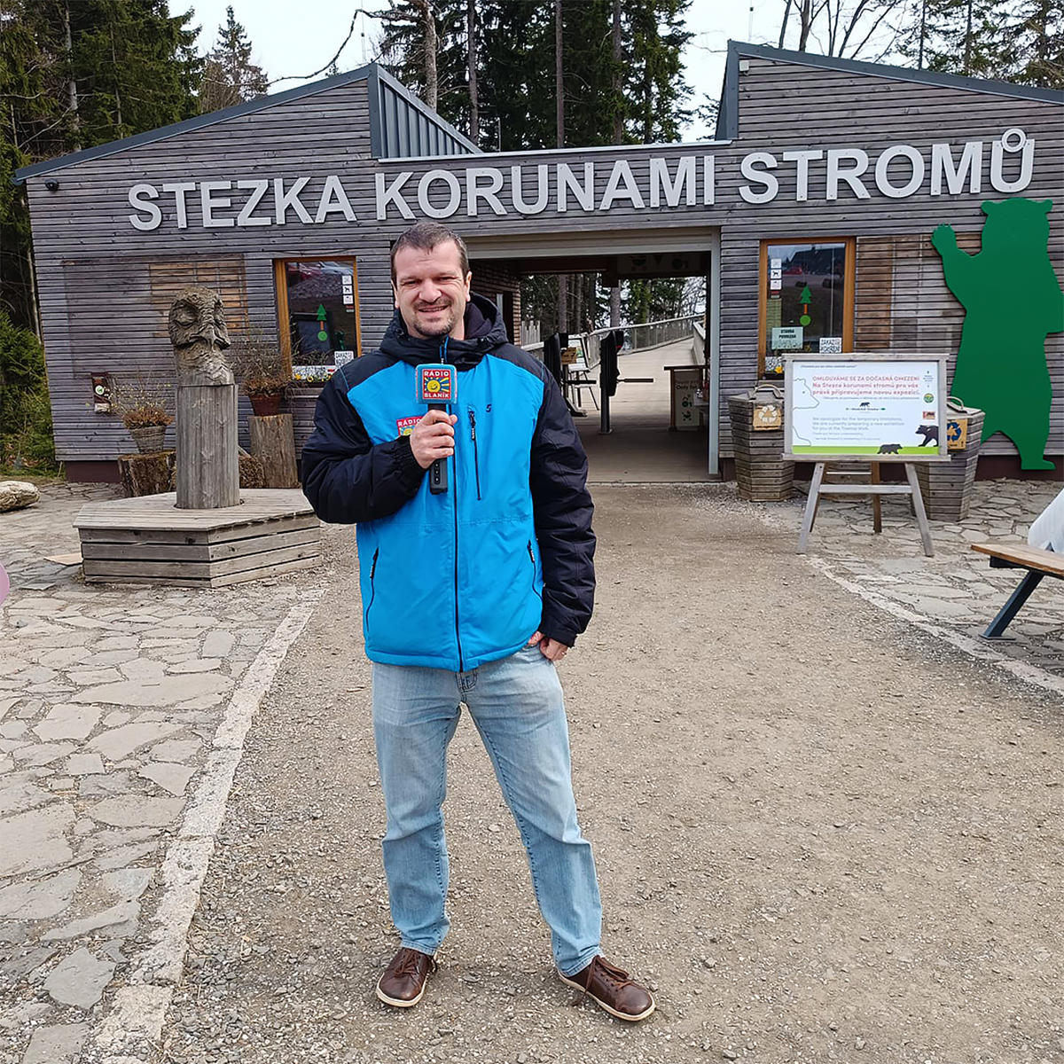 Do Krkonoš za živými medvědy: Stezka korunami stromů otevírá unikátní novinku!