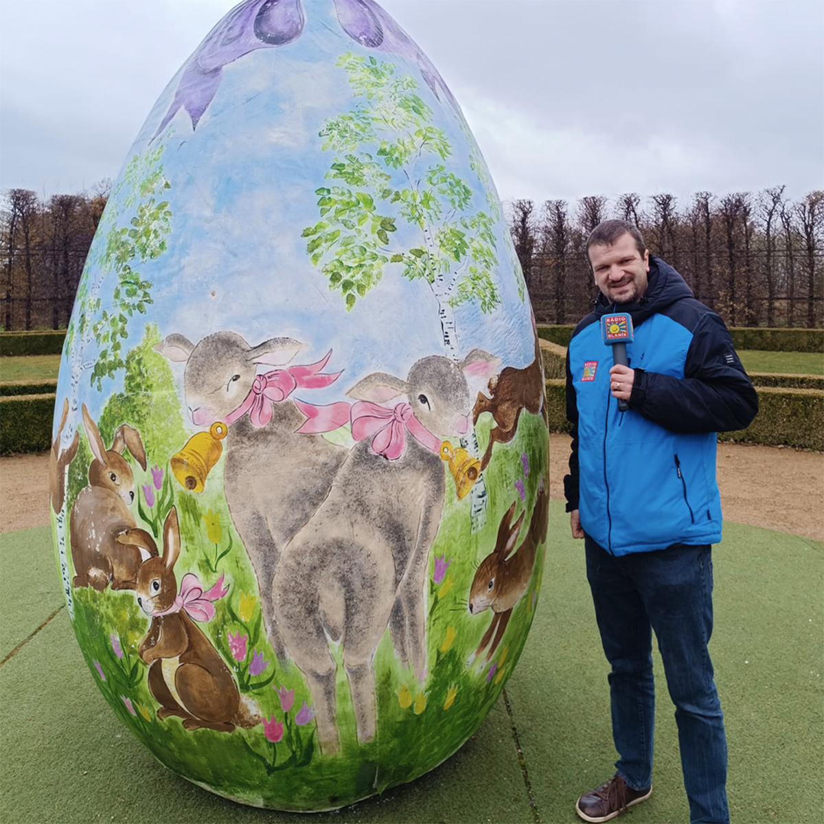 Za obří kraslicí a znovuzrozenou památkou: Vlasta Suk zve na Velikonoce na zámek Štáblovice!