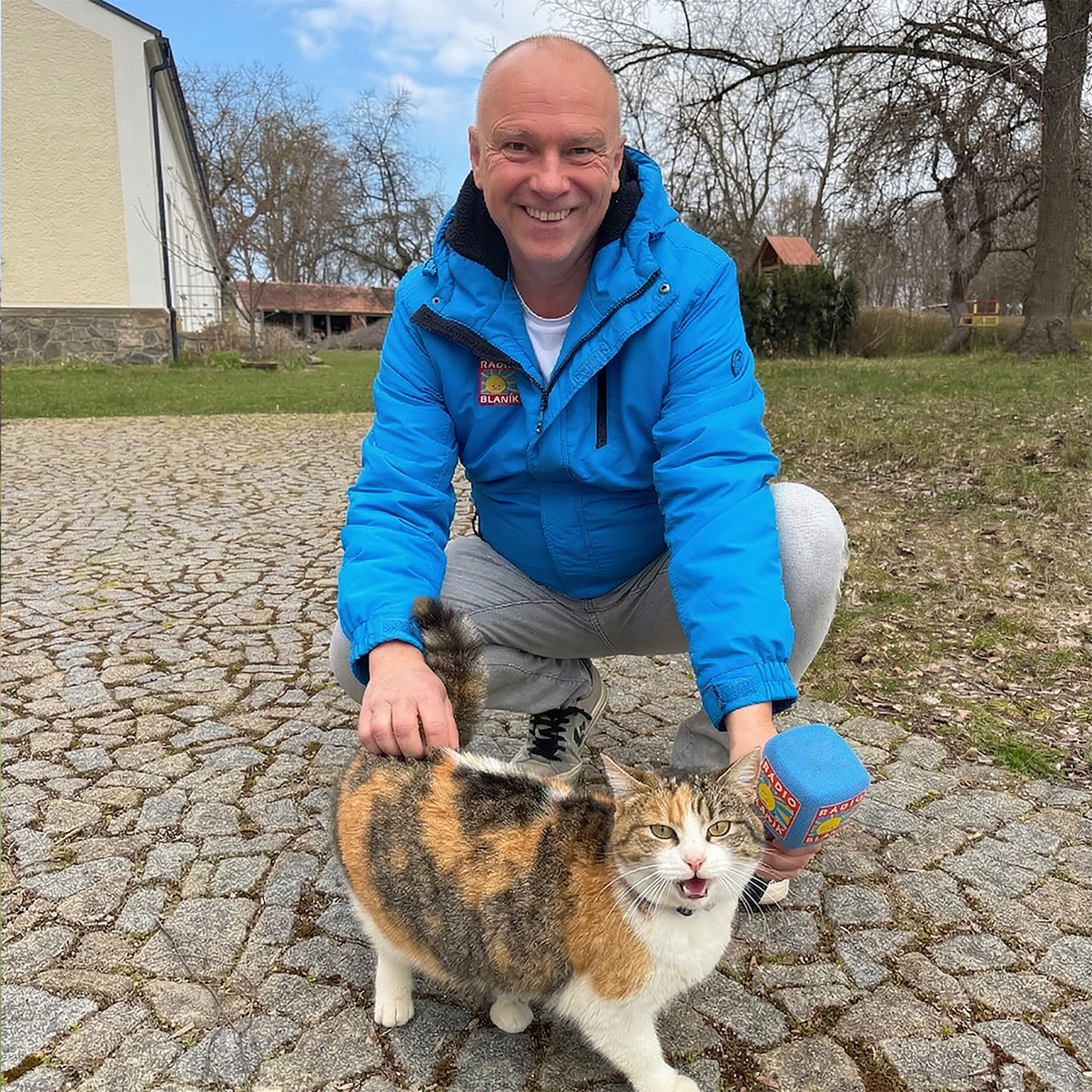 Jarní svátky v historických kulisách: Martin Císař zve na velikonoční akci na zámek Třebešice!