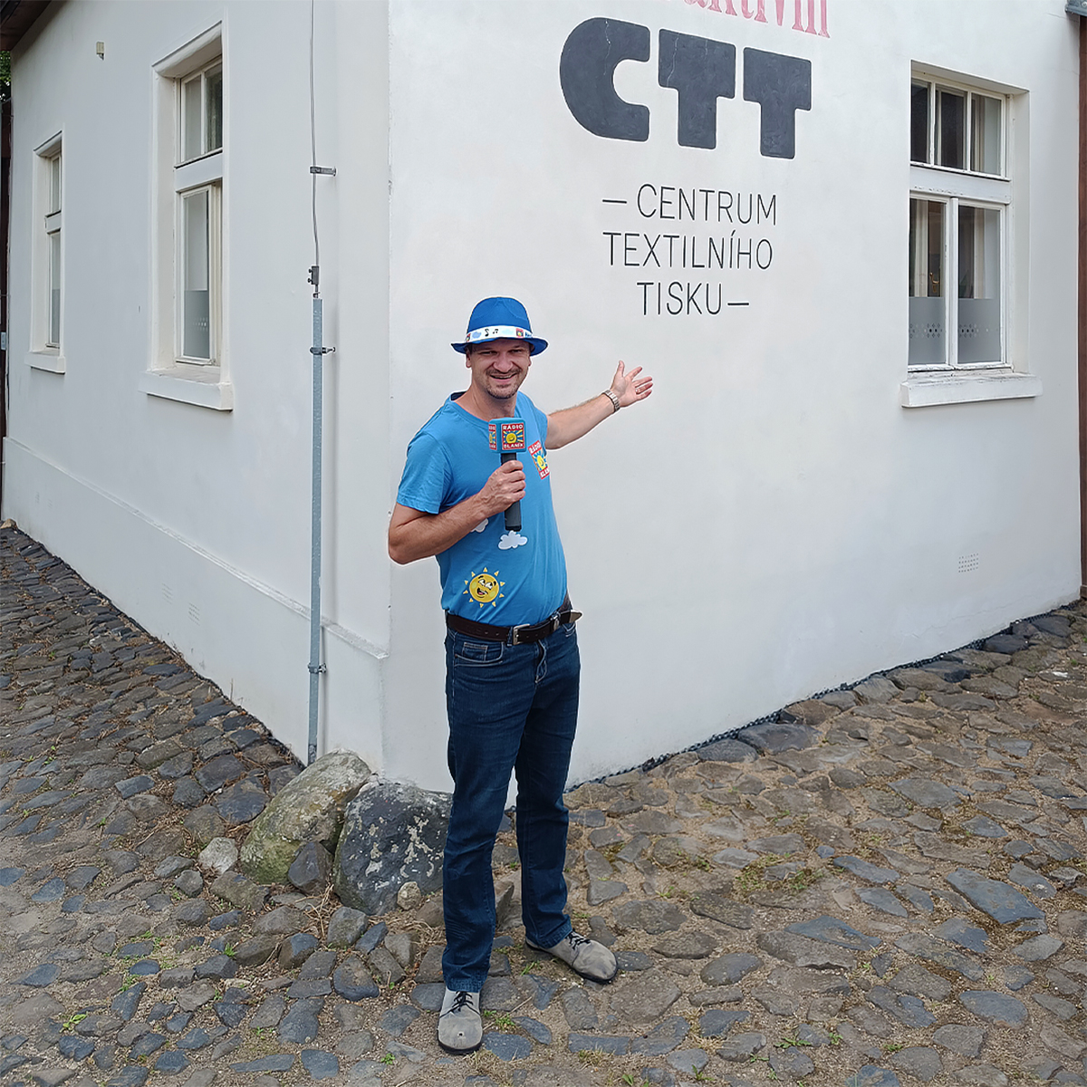 Kreativní léto v České Lípě: V Centru textilního tisku si vyzkoušíte sítotisk na plátno!